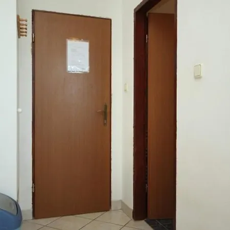 Apartment Fuer 4 Personen Ca 36 Qm In Valbandon, Istrien Istrische Riviera Valbandon
